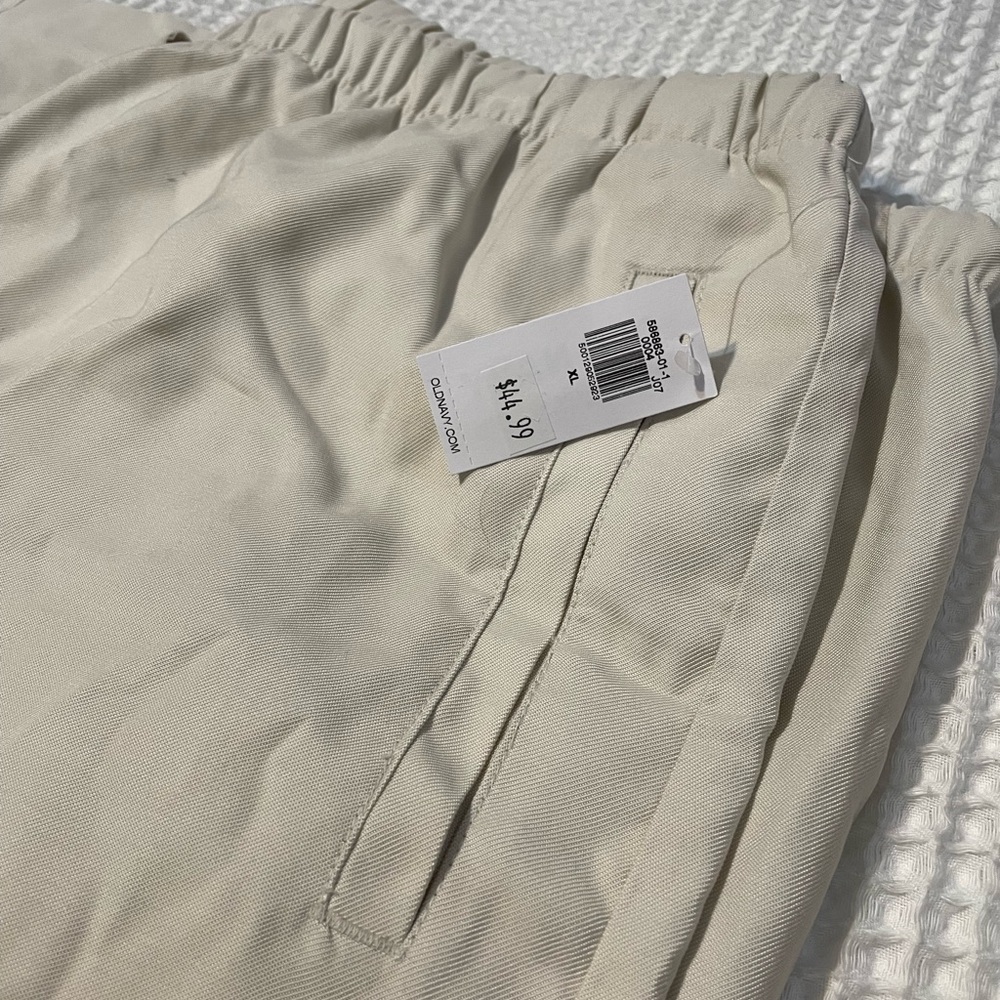 NWT - Old Navy Women’s Extra High-Waisted Drapey Cargo Super Wide-Leg Pants - Picture 2 of 5